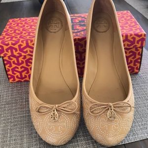 Tory Burch Chelsea Stitched Logo ballerina